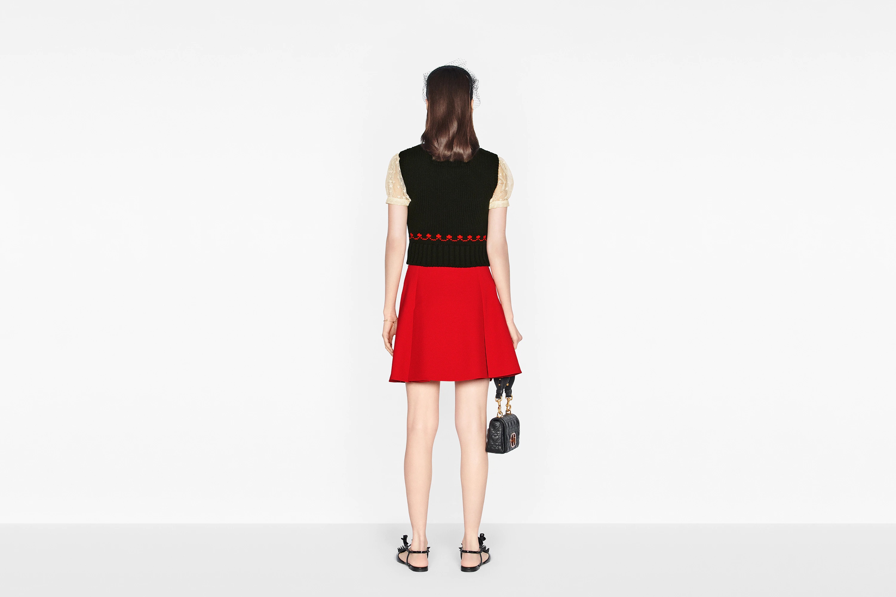 Dioramour Sleeveless Sweater - 5