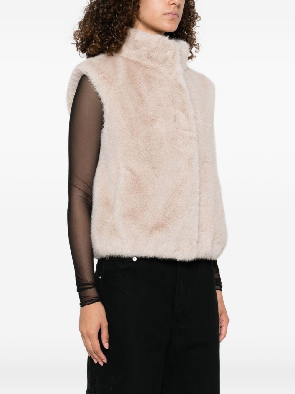 faux-fur sleeveless vest - 3