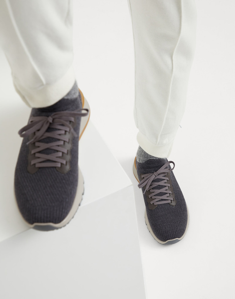 Wool knit and semi-polished calfskin runners with warm inner lining 4