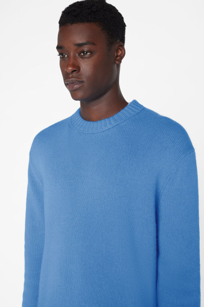 FRAME The Cashmere Crewneck Sweater in Bright Blue outlook