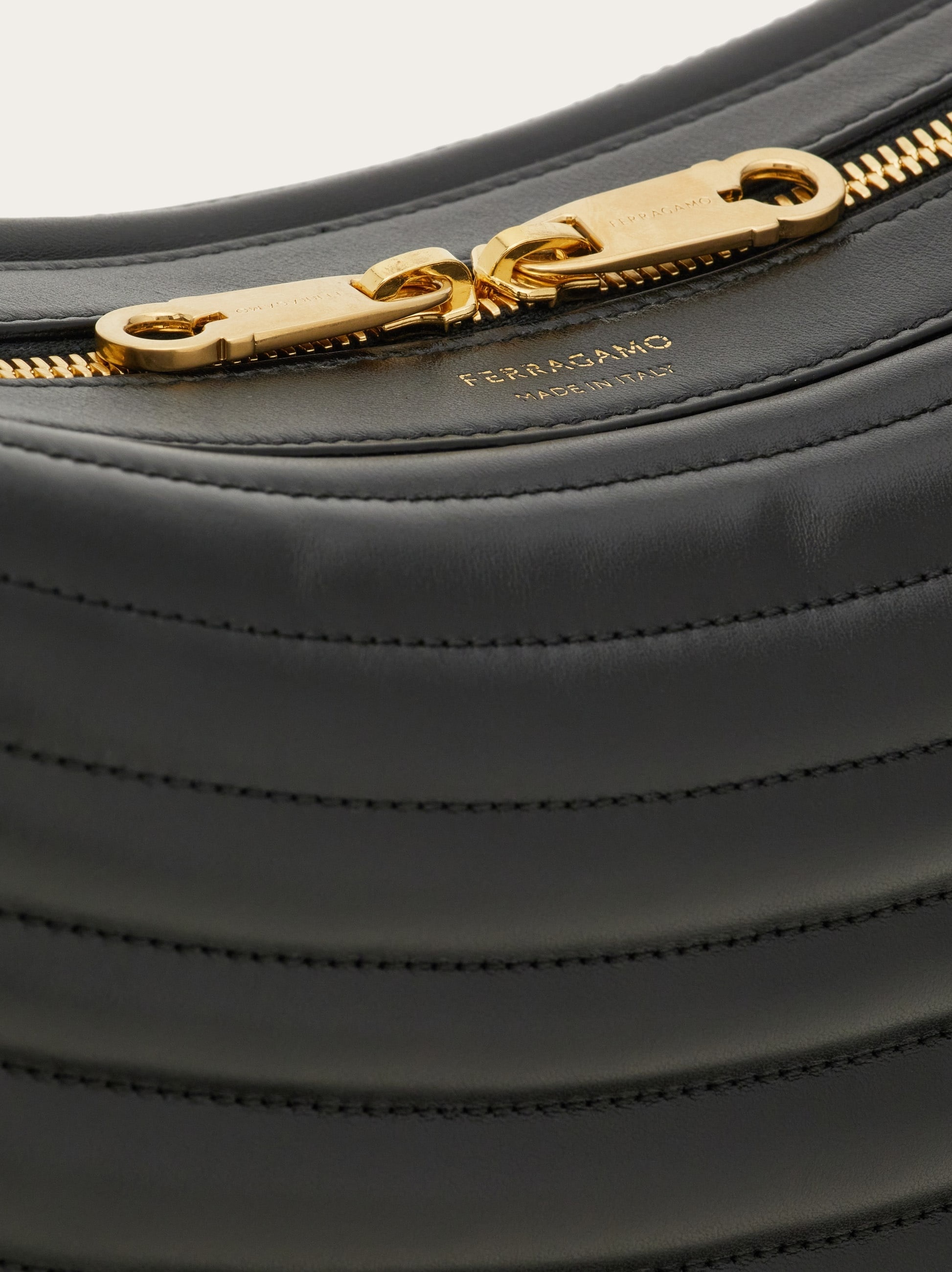 Quilted crossbody bag (M) - 6