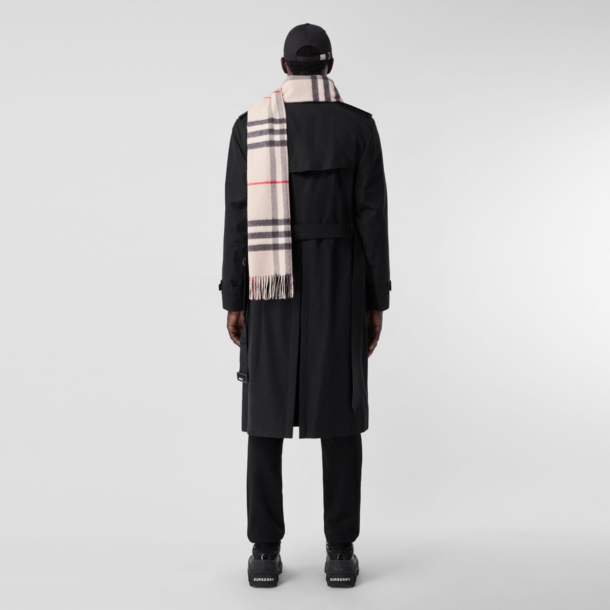 The Classic Check Cashmere Scarf - 8