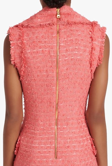 Short salmon pink tweed dress with gold-tone double-buttoned fastening - 9