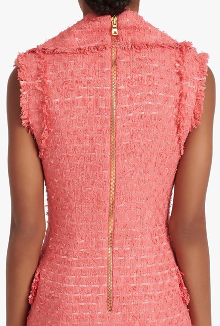 Short salmon pink tweed dress with gold-tone double-buttoned fastening - 9