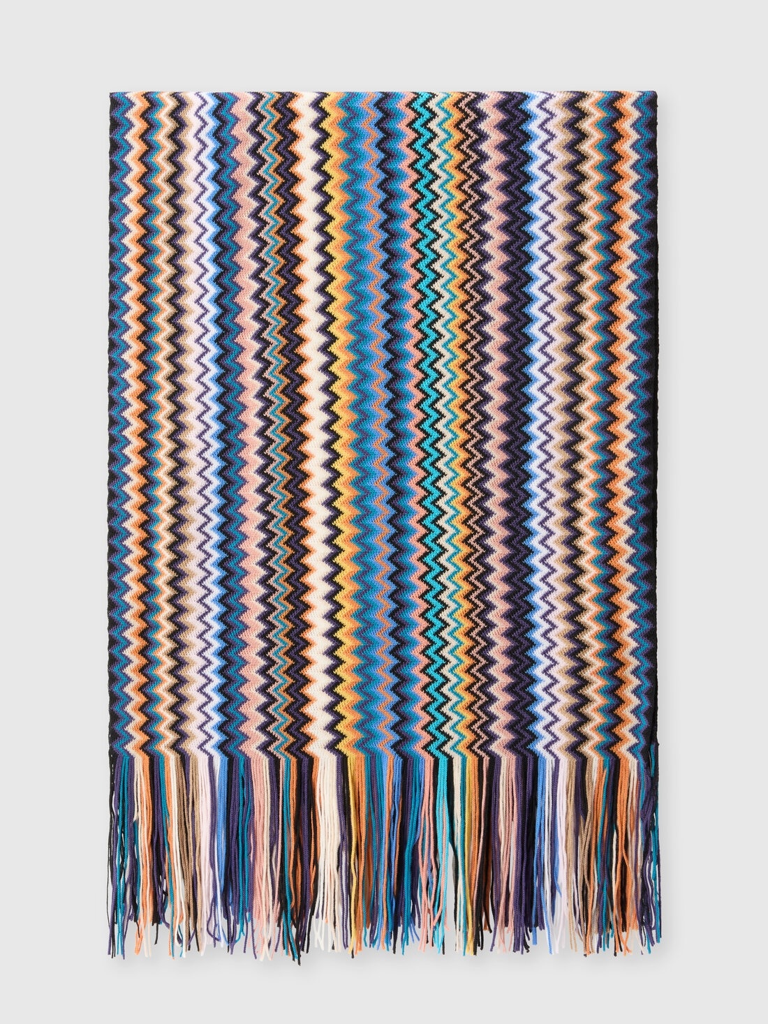 Zig zag wool scarf with fringes 1