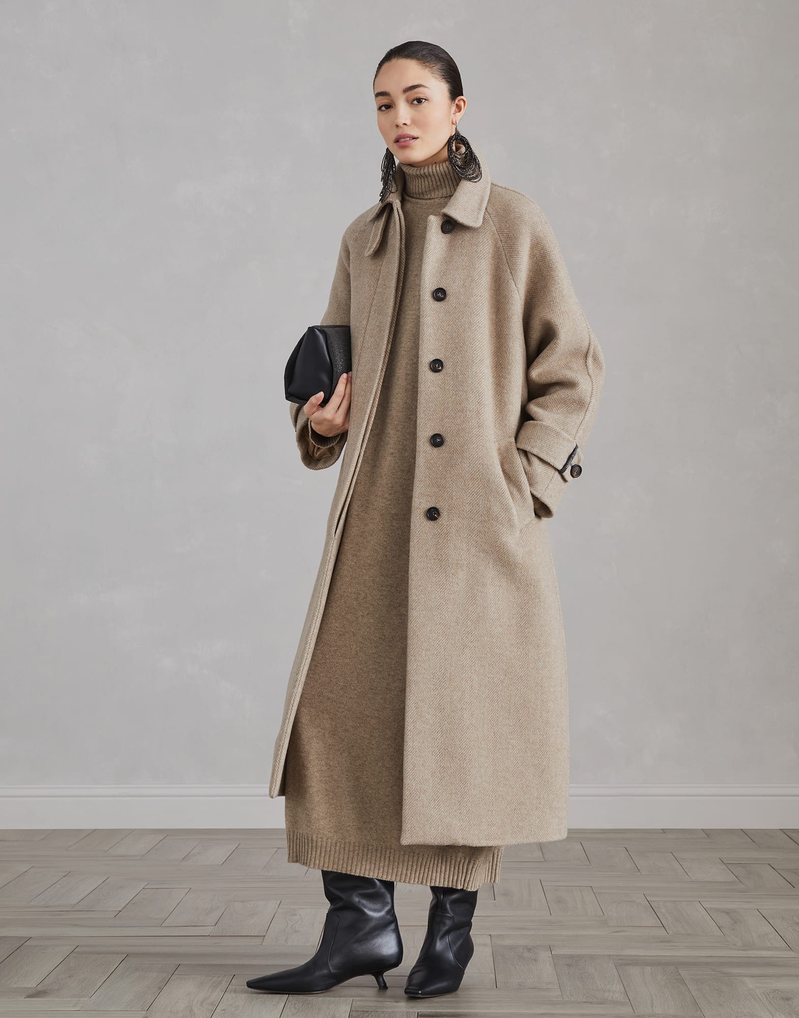 Cashmere knit dress with monili - 5