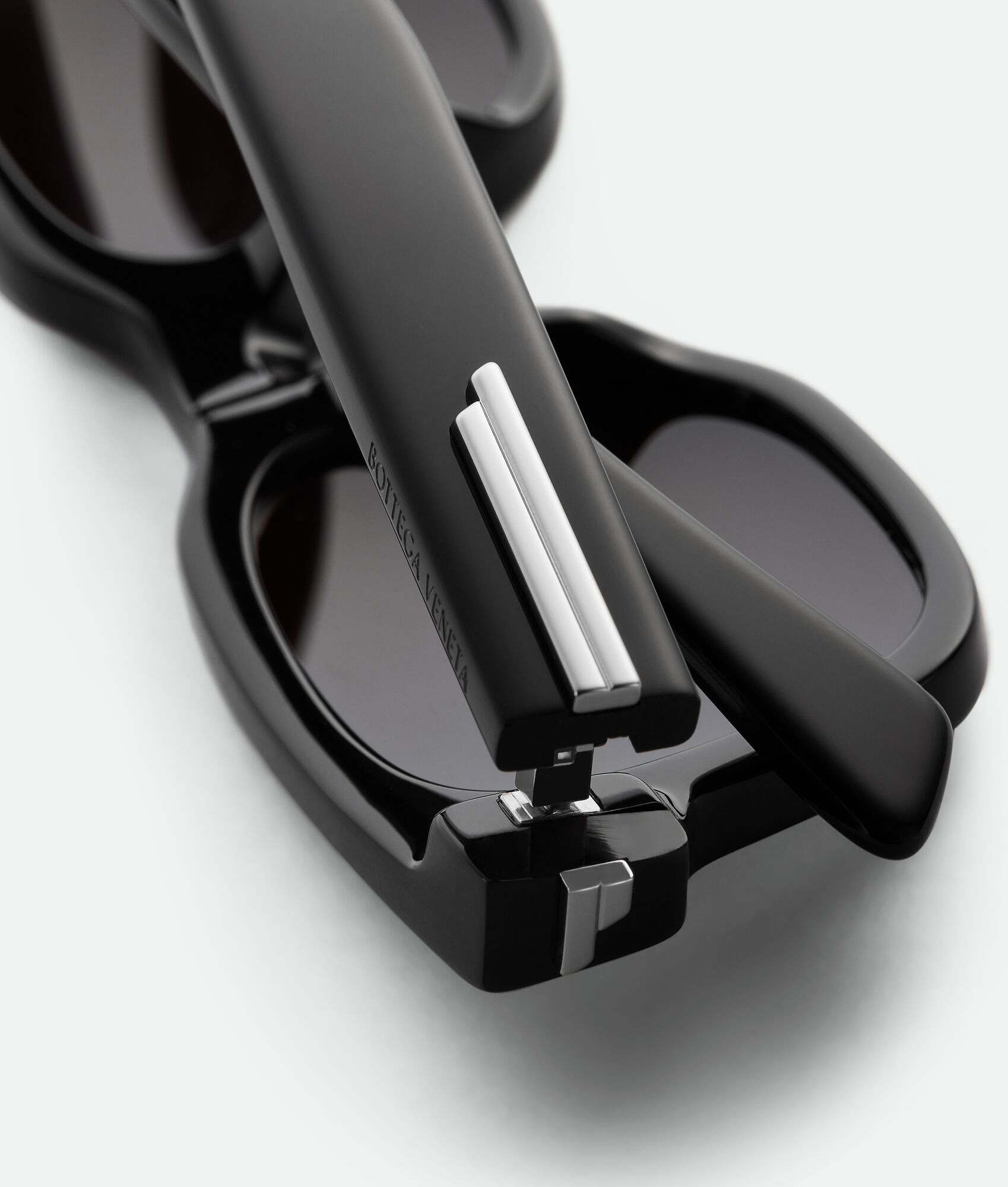 Classic Squared Sunglasses - 3