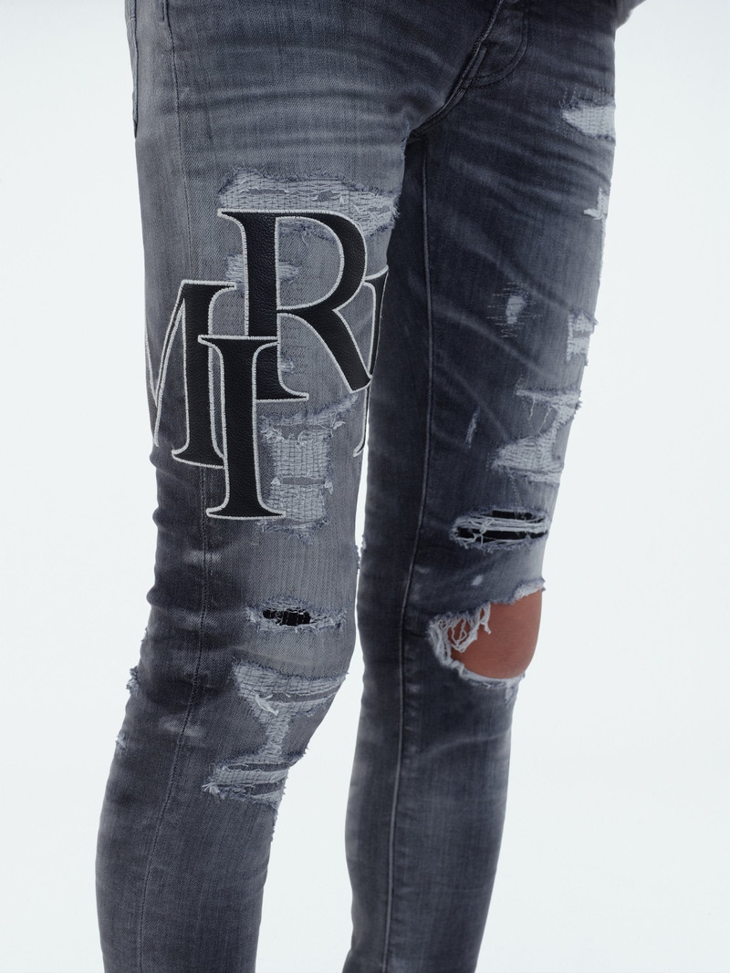 STAGGERED LOGO JEAN 7