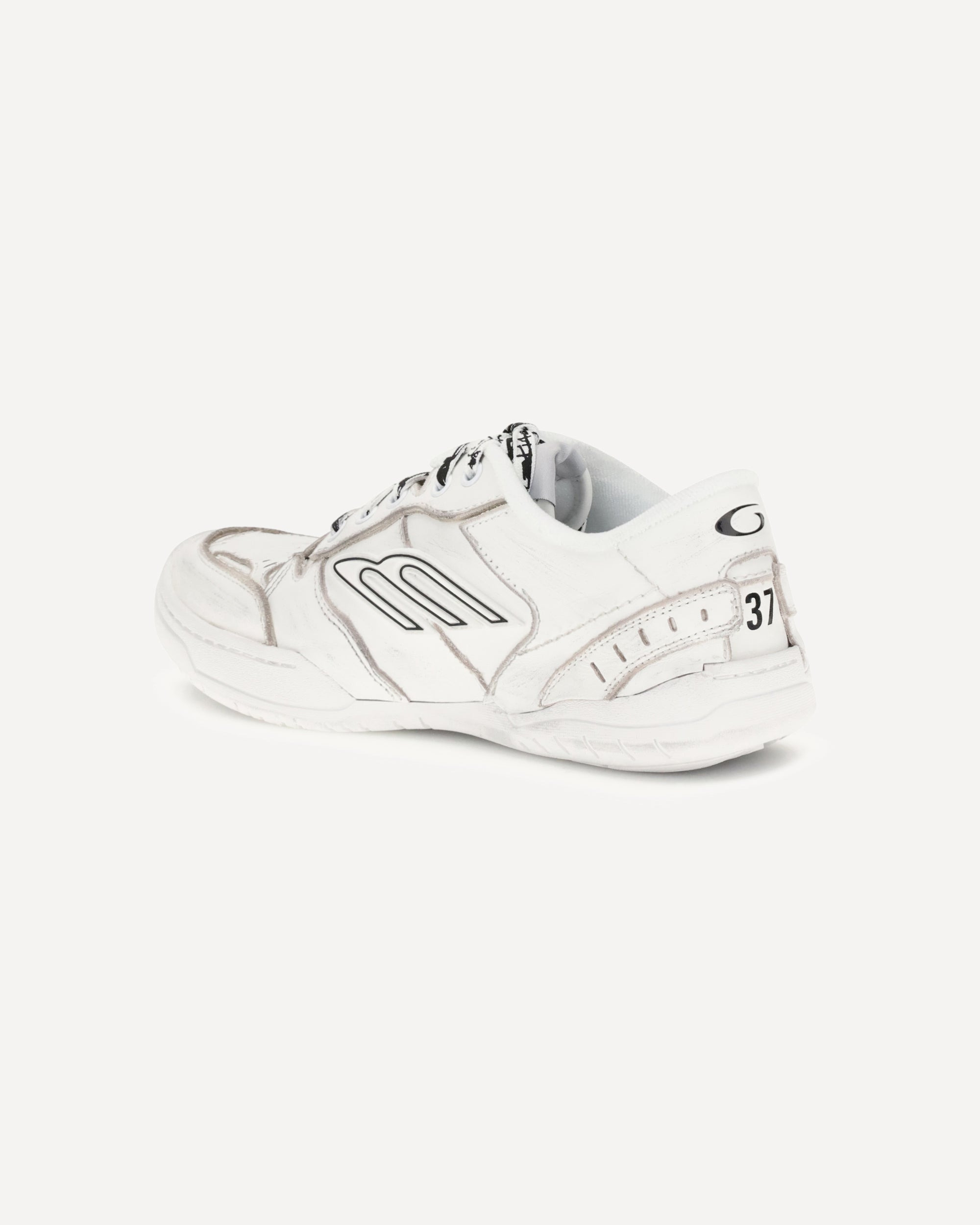 Hamptons Worn-out Sneakers - 3