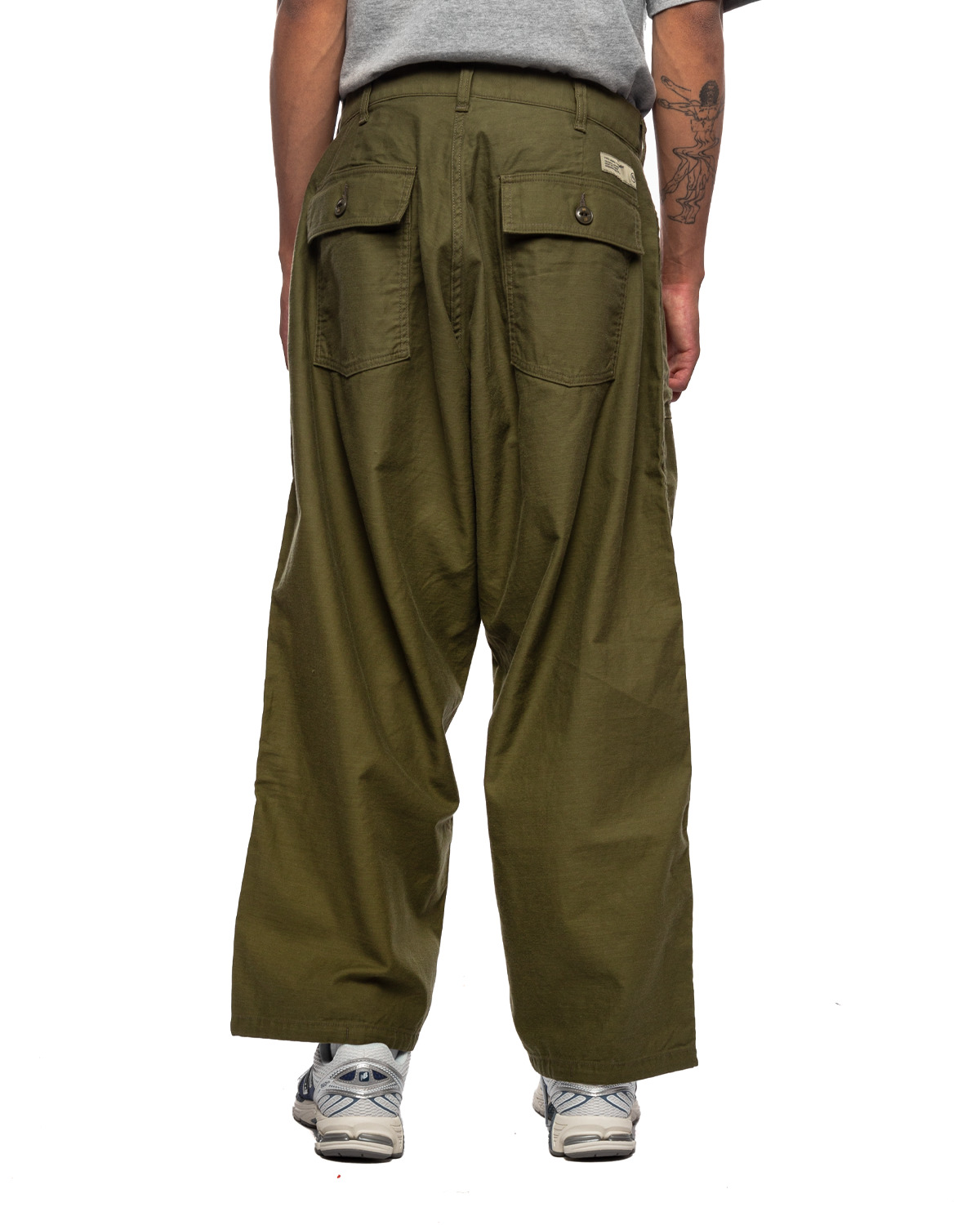パンツ NEIGHBORHOOD wide cargo pants OLIVE DRAB Neighborhood Men's Wide Cargo Pants in Olive Drab Neighborhood