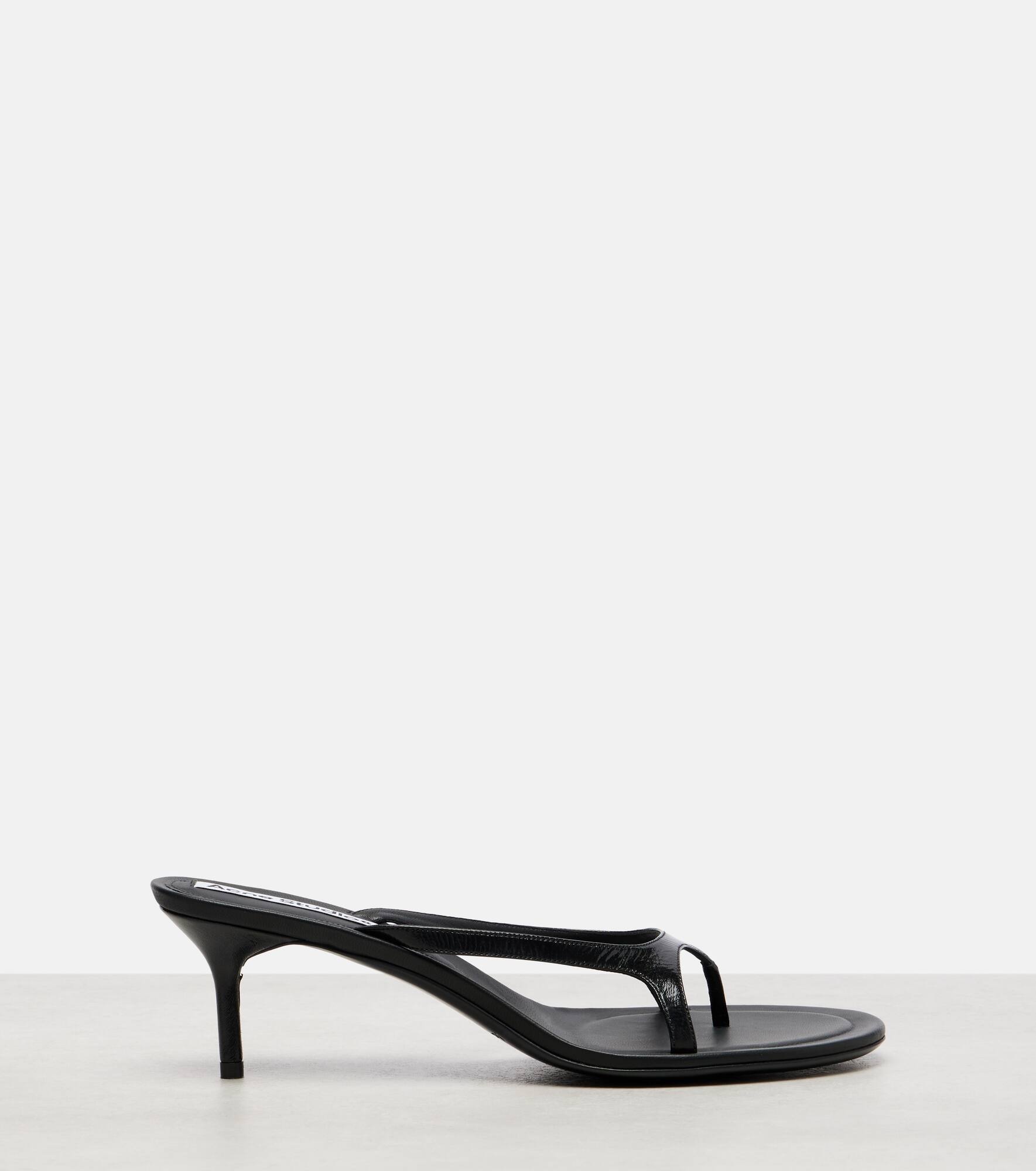 Beverly patent leather thong sandals - 4