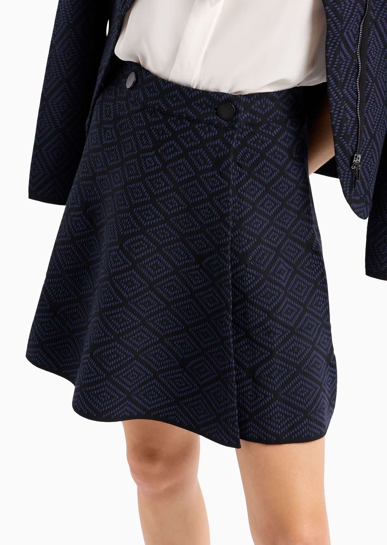 Flared wrap skirt in stretch knit with a jacquard motif - 5