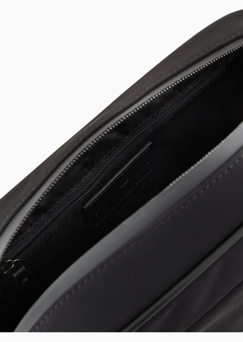 Travel Essential nylon washbag 3