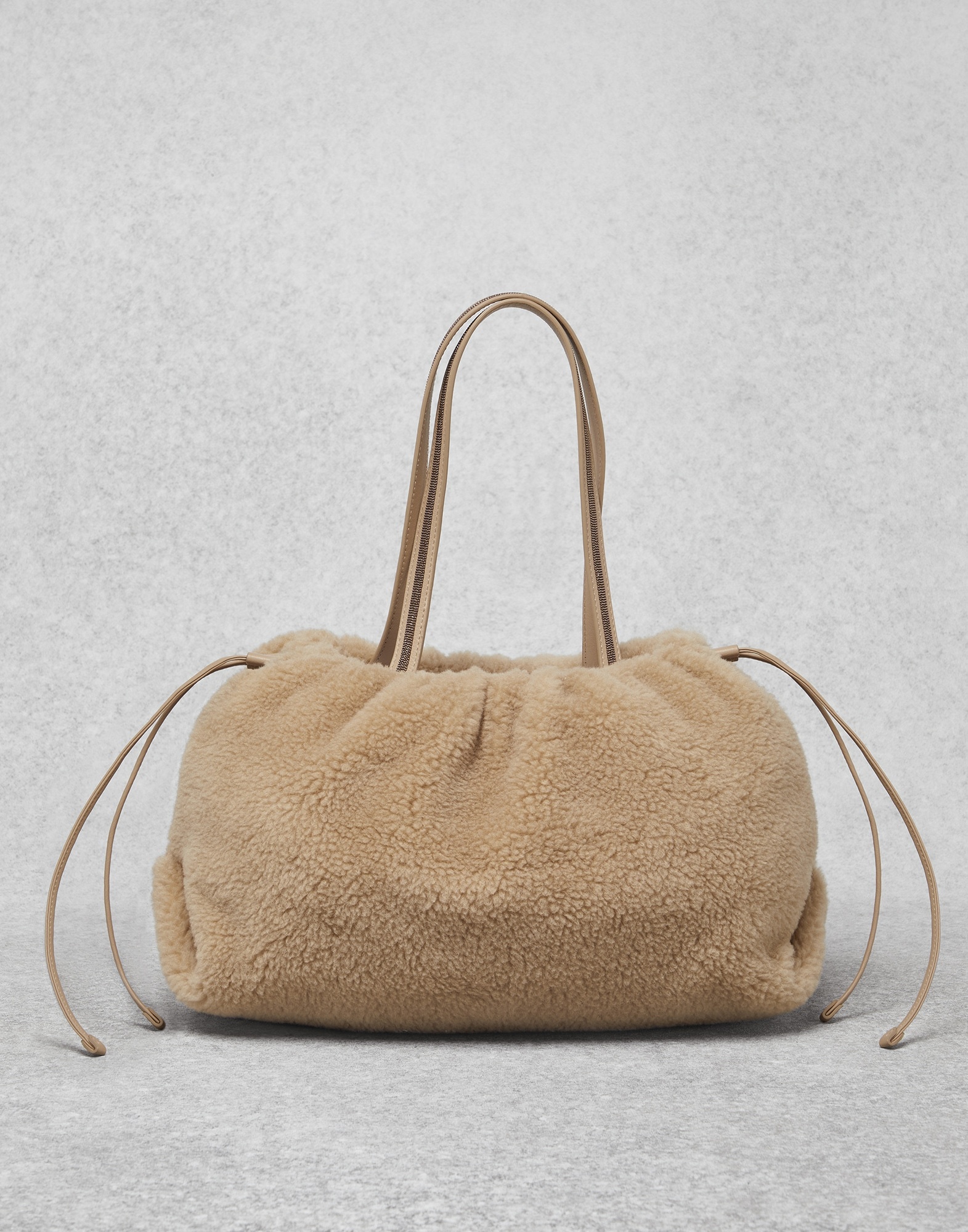 Virgin wool and cashmere fleecy soft shopper bag with shiny handles - 2