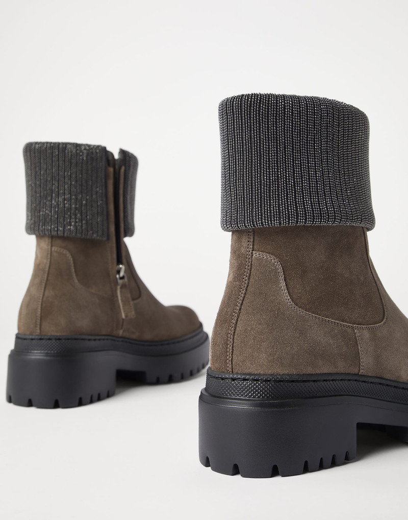 Suede Chelsea boots with precious ribbing 3