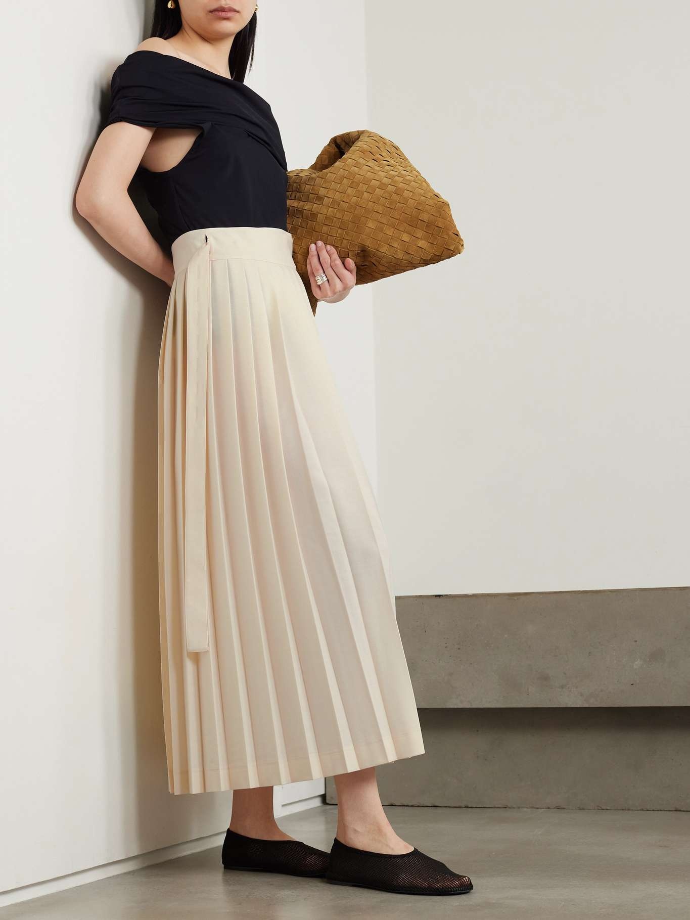 Pleated wool-blend midi wrap skirt - 2