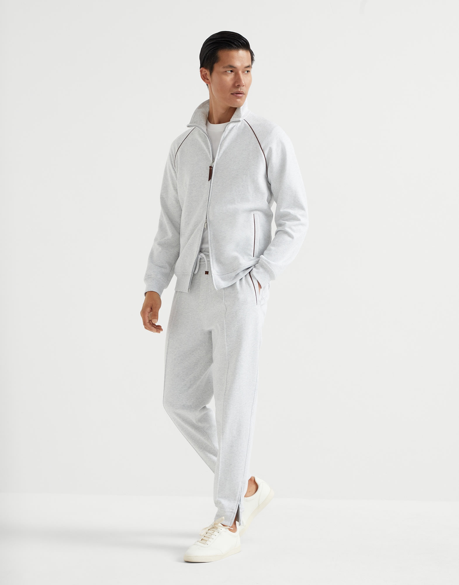 Techno cotton French terry trousers with elasticated zipper cuffs, Crête detail and piping - 4