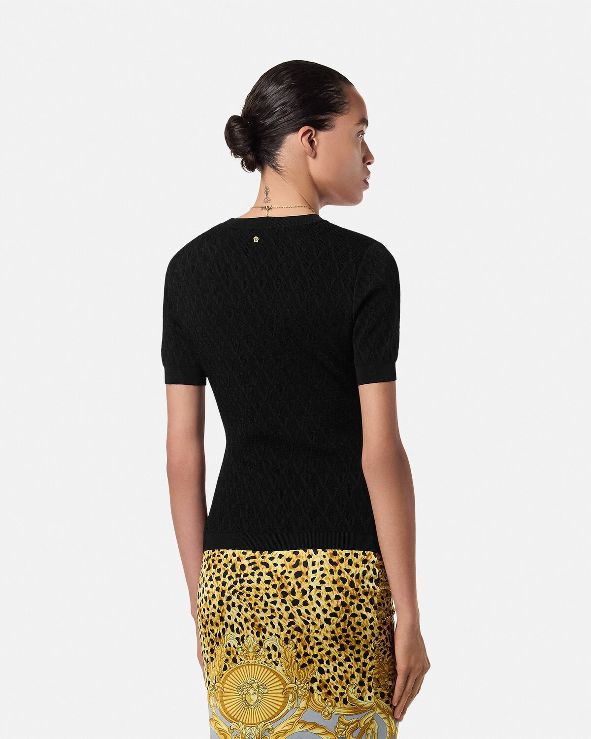 V Allover Jacquard Fitted Knit T-Shirt - 5
