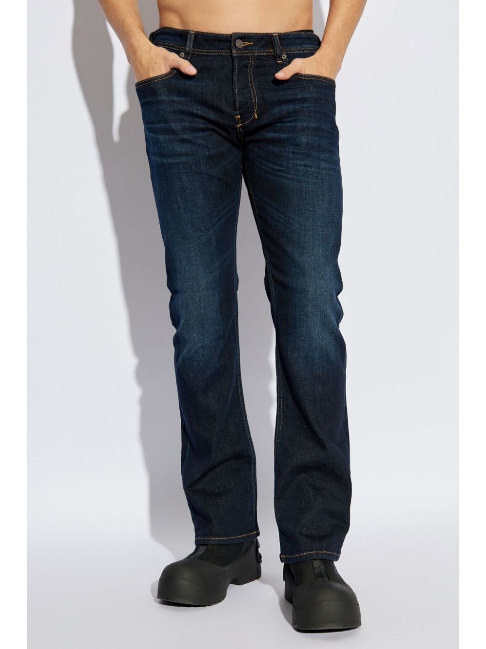 mid-rise jeans - 3