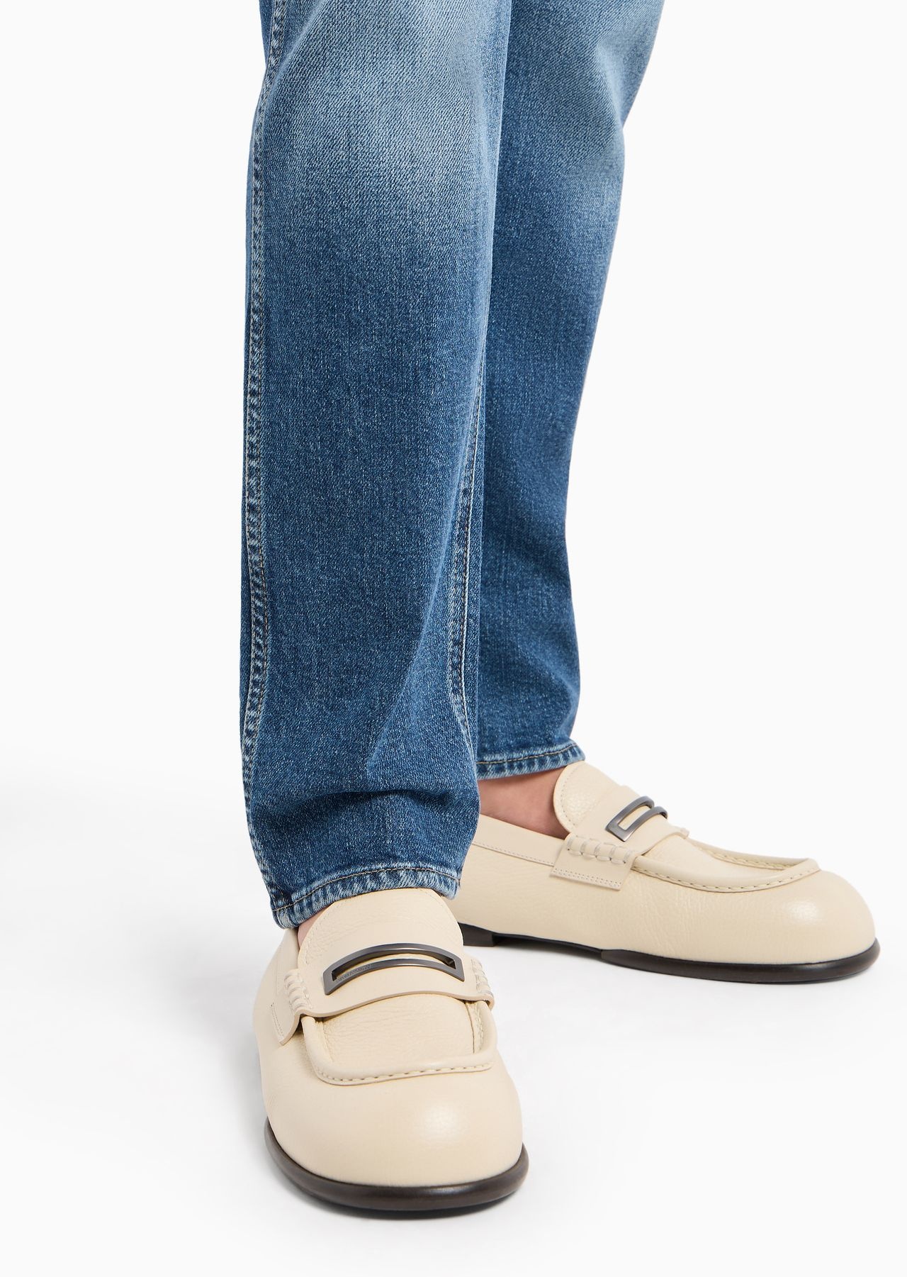J16 slim-fit, washed denim jeans - 5