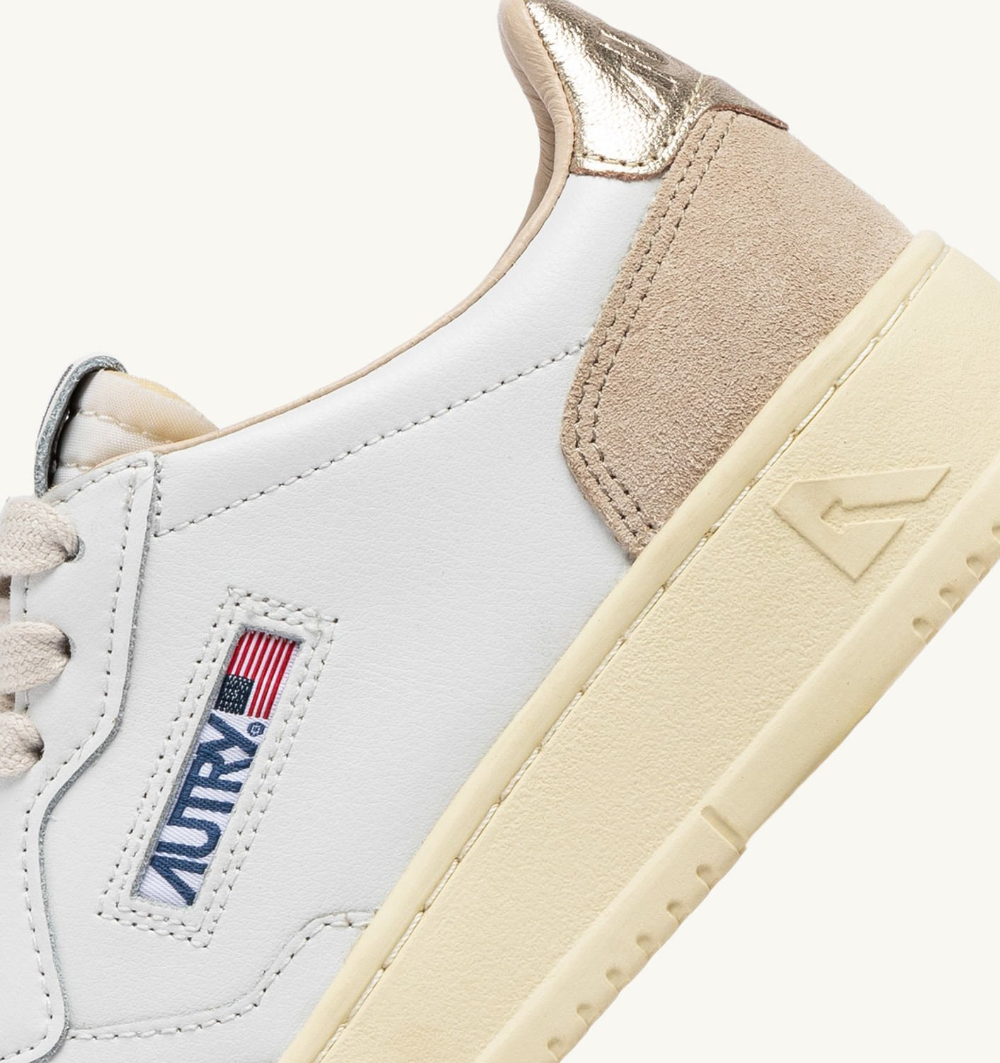 MEDALIST LOW SNEAKERS IN WHITE AND GOLD LEATHER - 6