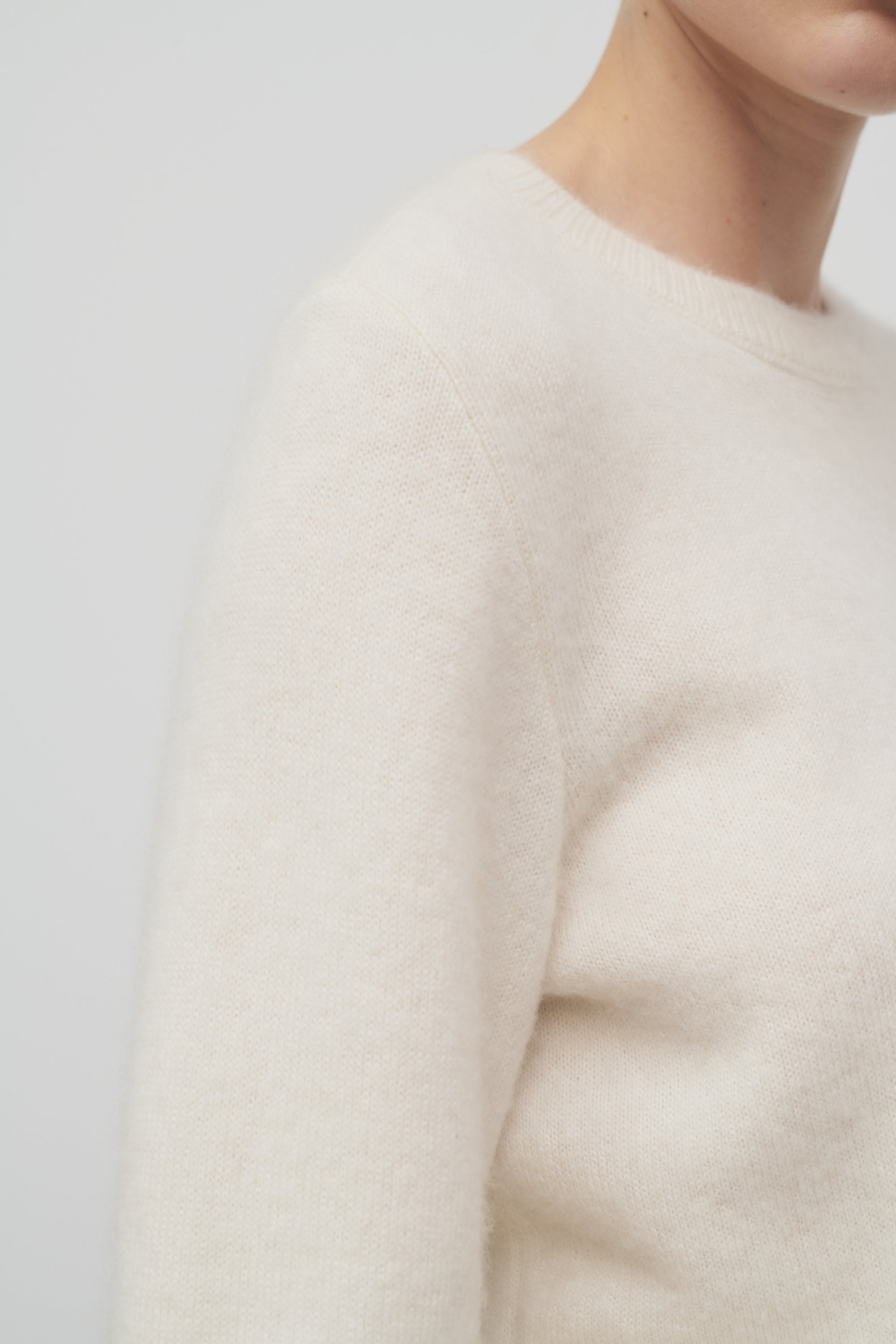 Ilura Sweater in Silk and Cashmere - 6