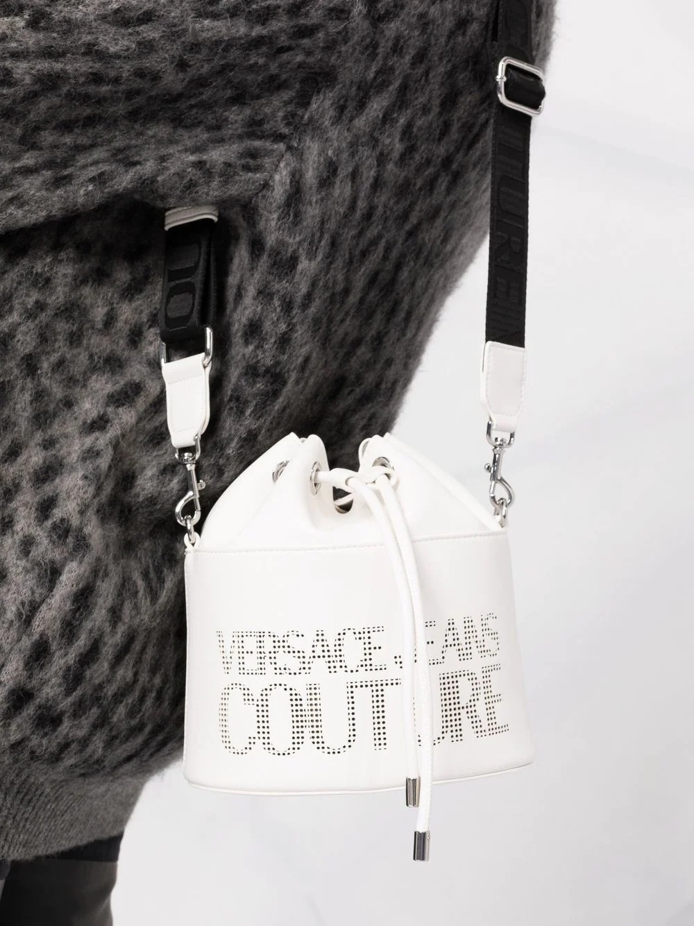 mini logo-print drawstring bucket bag - 3