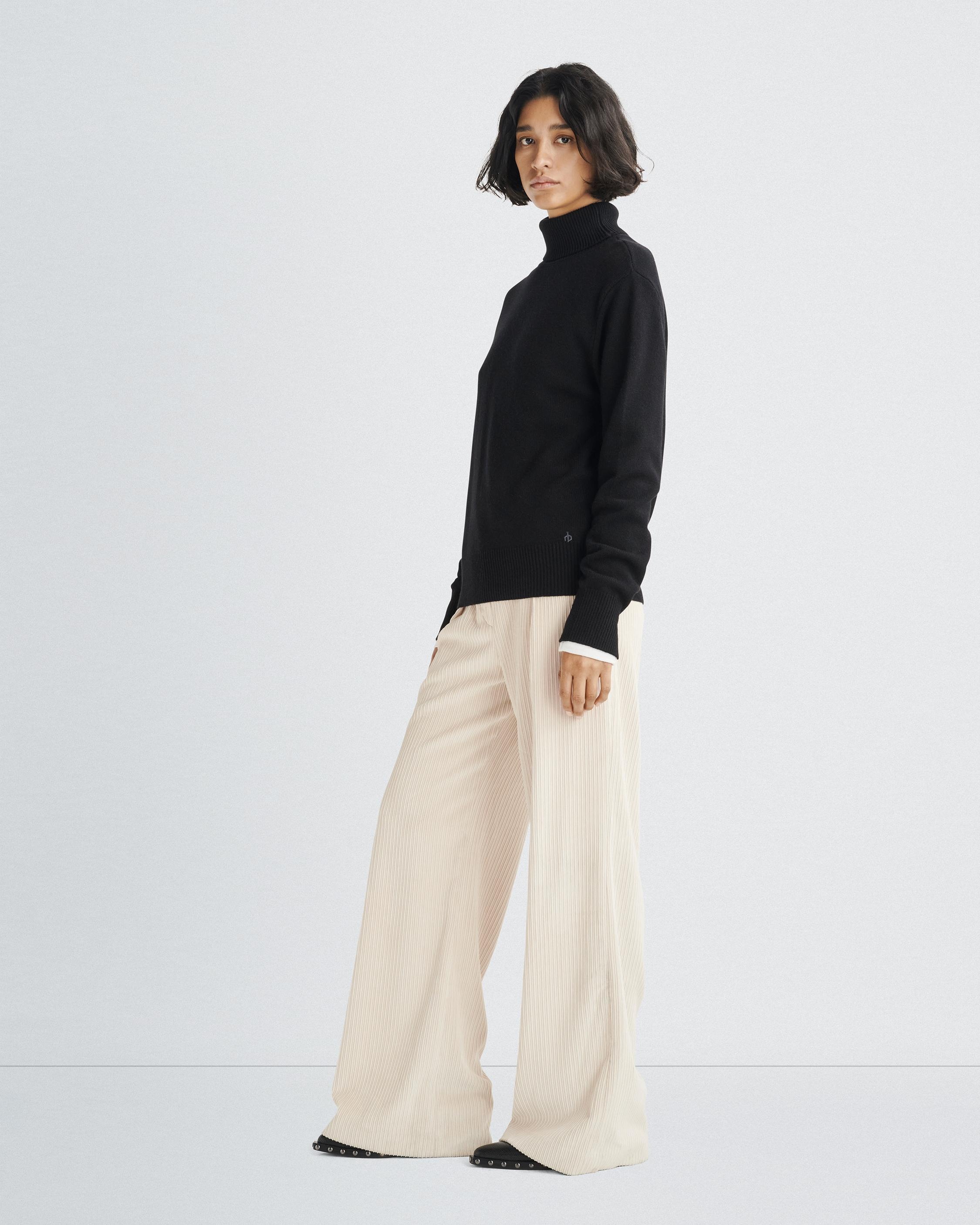 Talan Cashmere Turtleneck
Relaxed Fit - 4