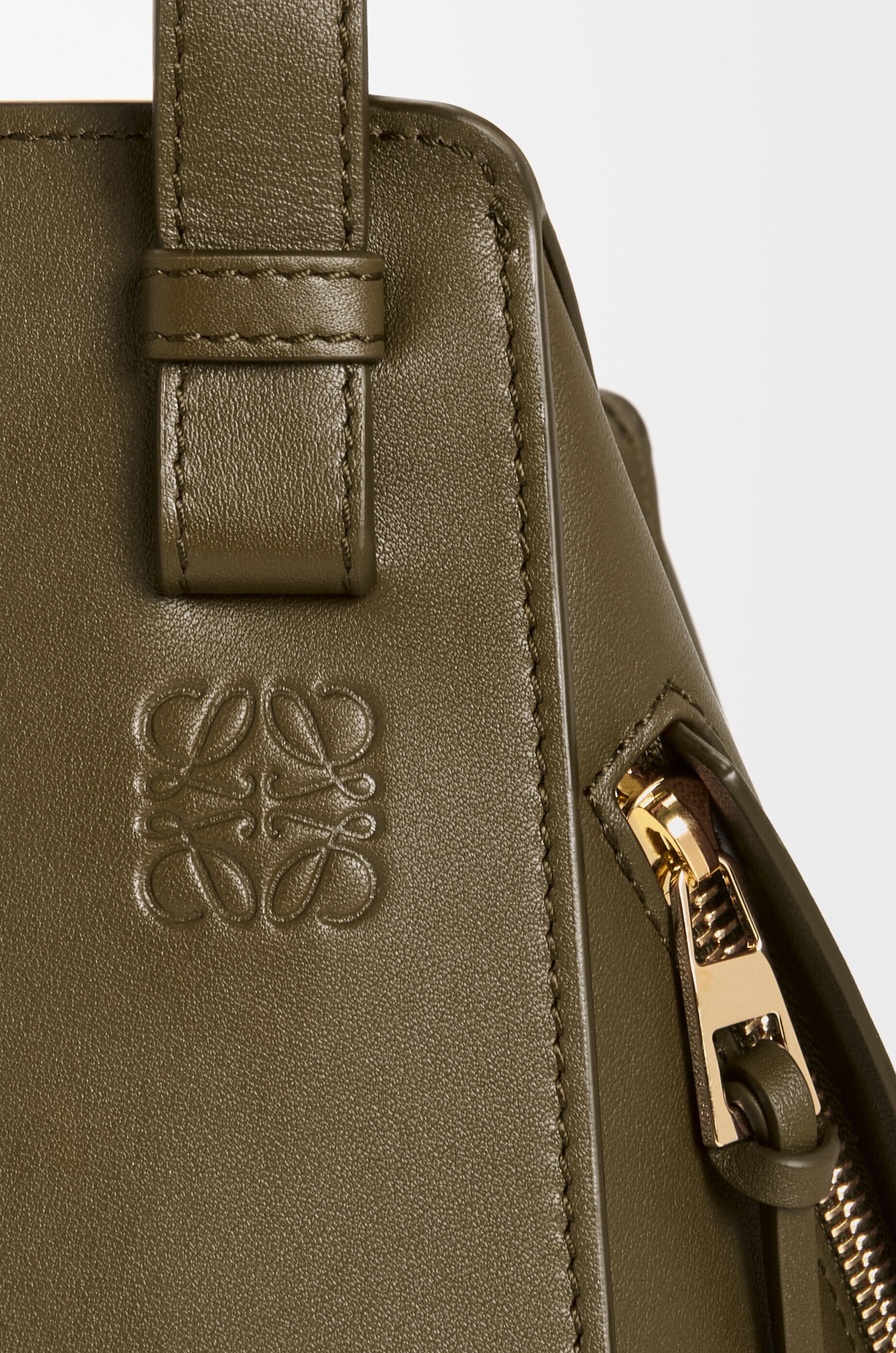 Compact Hammock bag in classic calfskin - 9