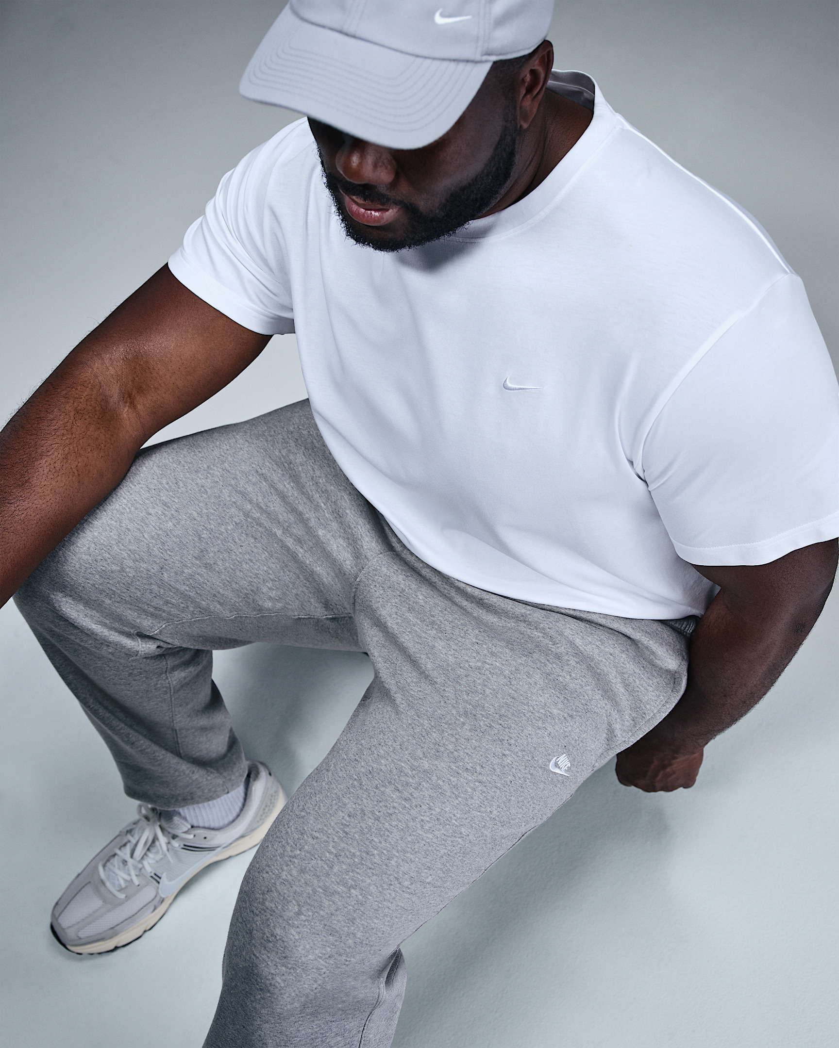 Nike Club Men's Cuffed Brushed Fleece Pants - 10