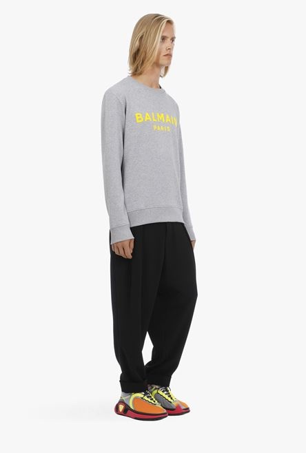Gray cotton sweatshirt with yellow velvet Balmain logo - 7