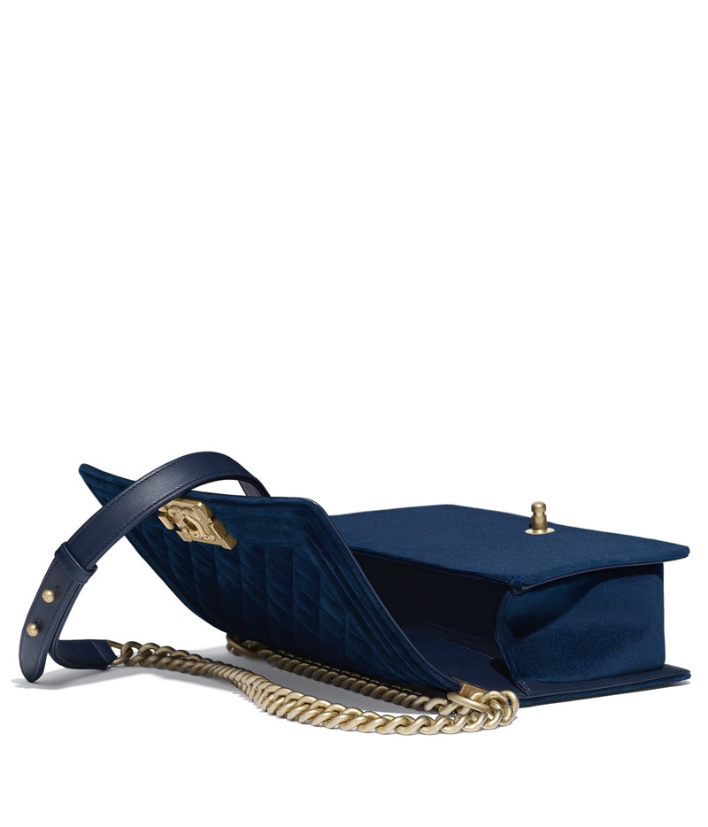 CHANEL BOY CHANEL Handbag outlook