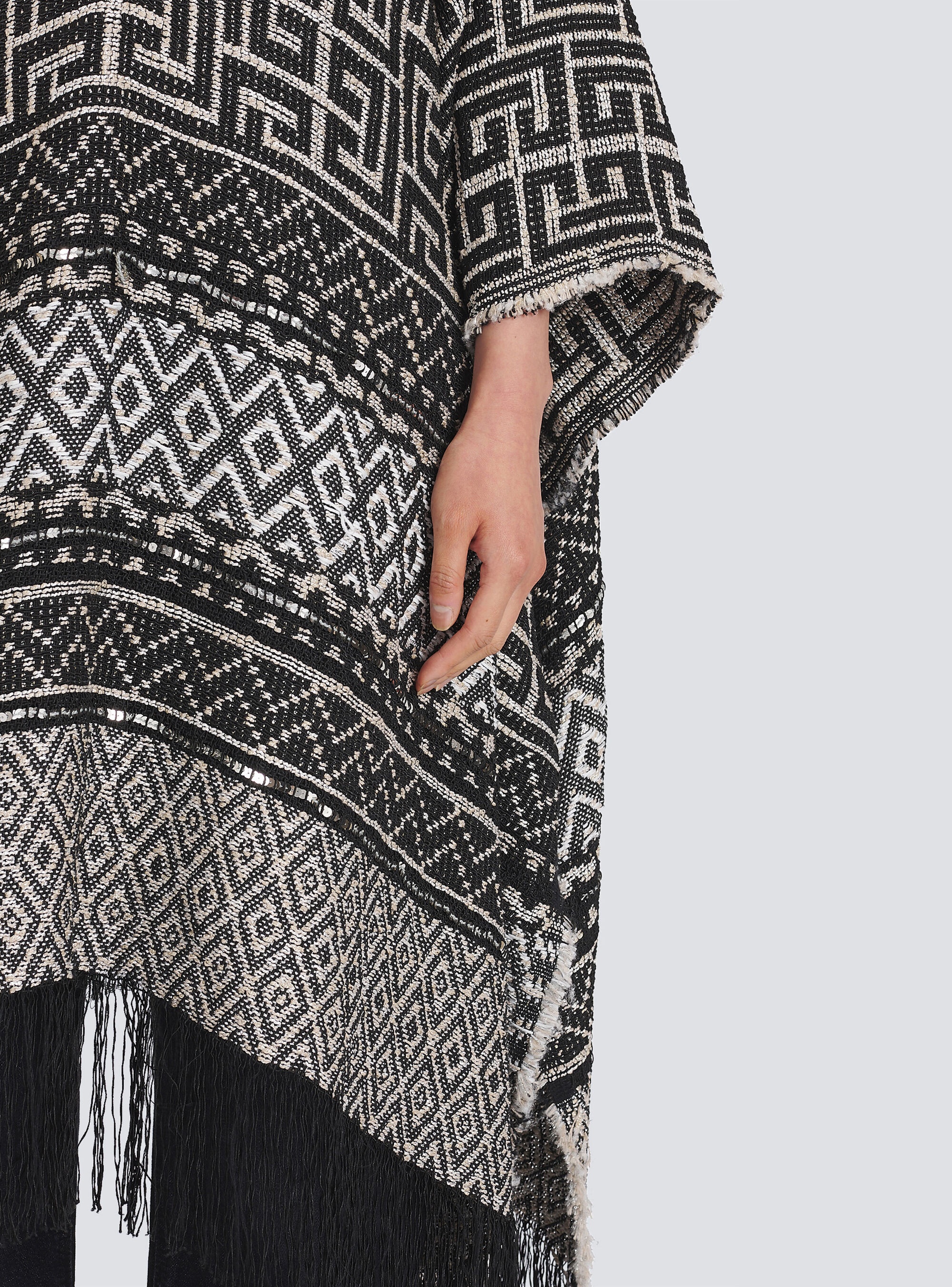 Knit poncho with Balmain monogram print - 6