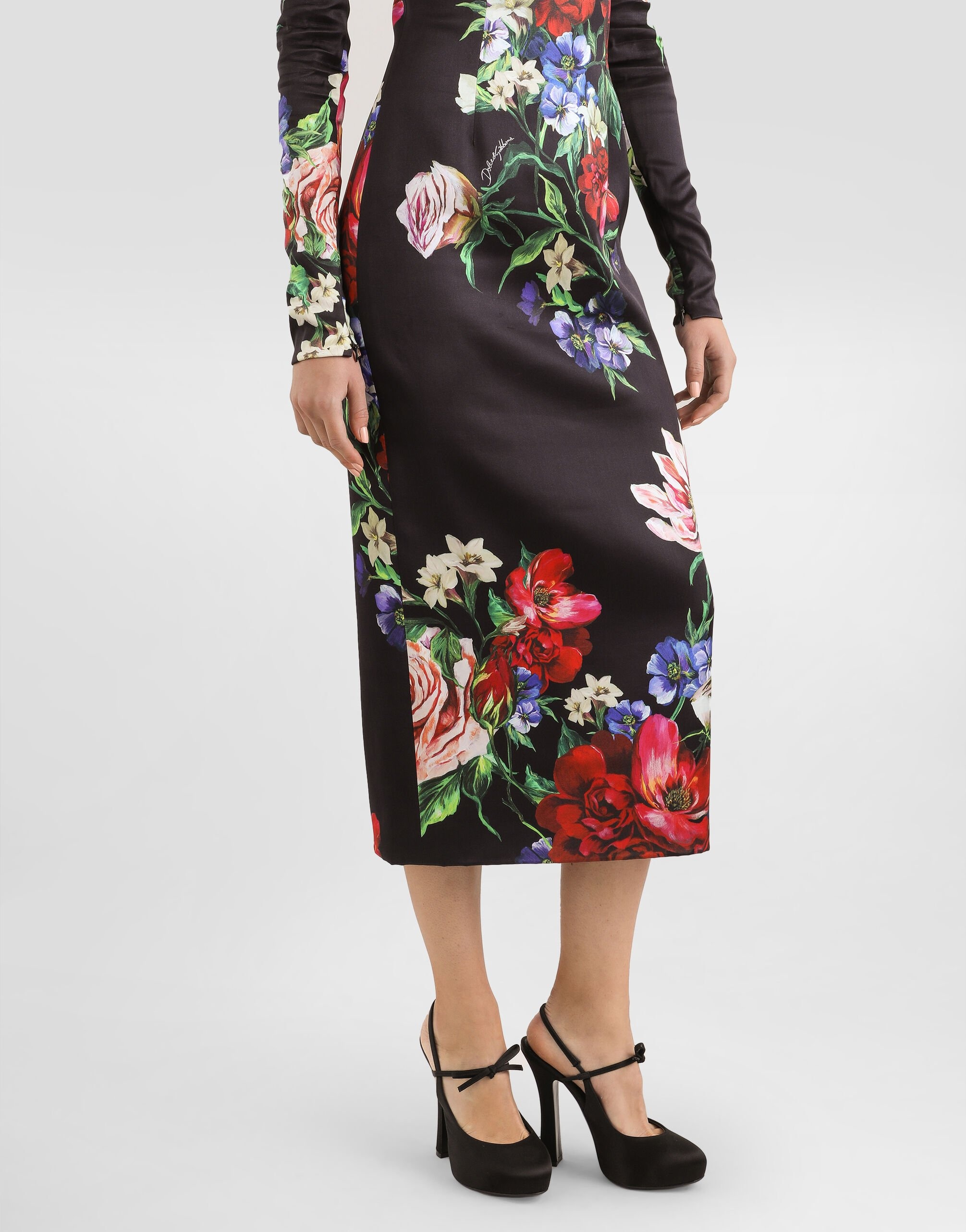 Satin calf-length round-neck dress with floral print - 6