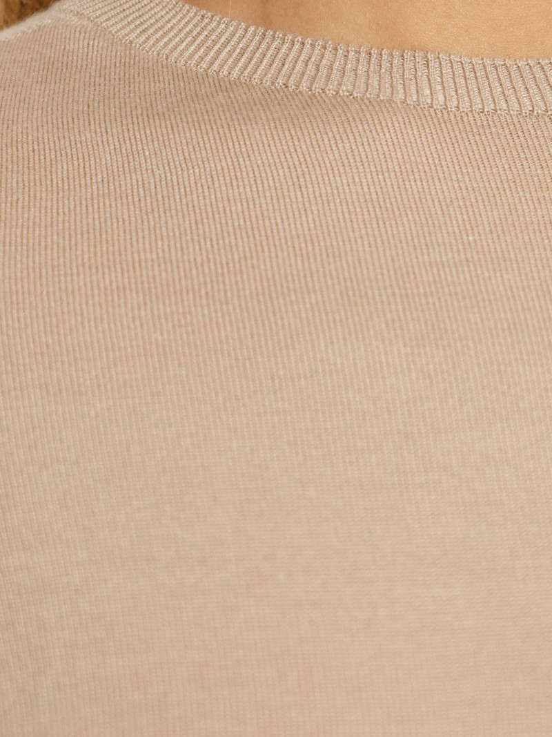 short-sleeve top 5