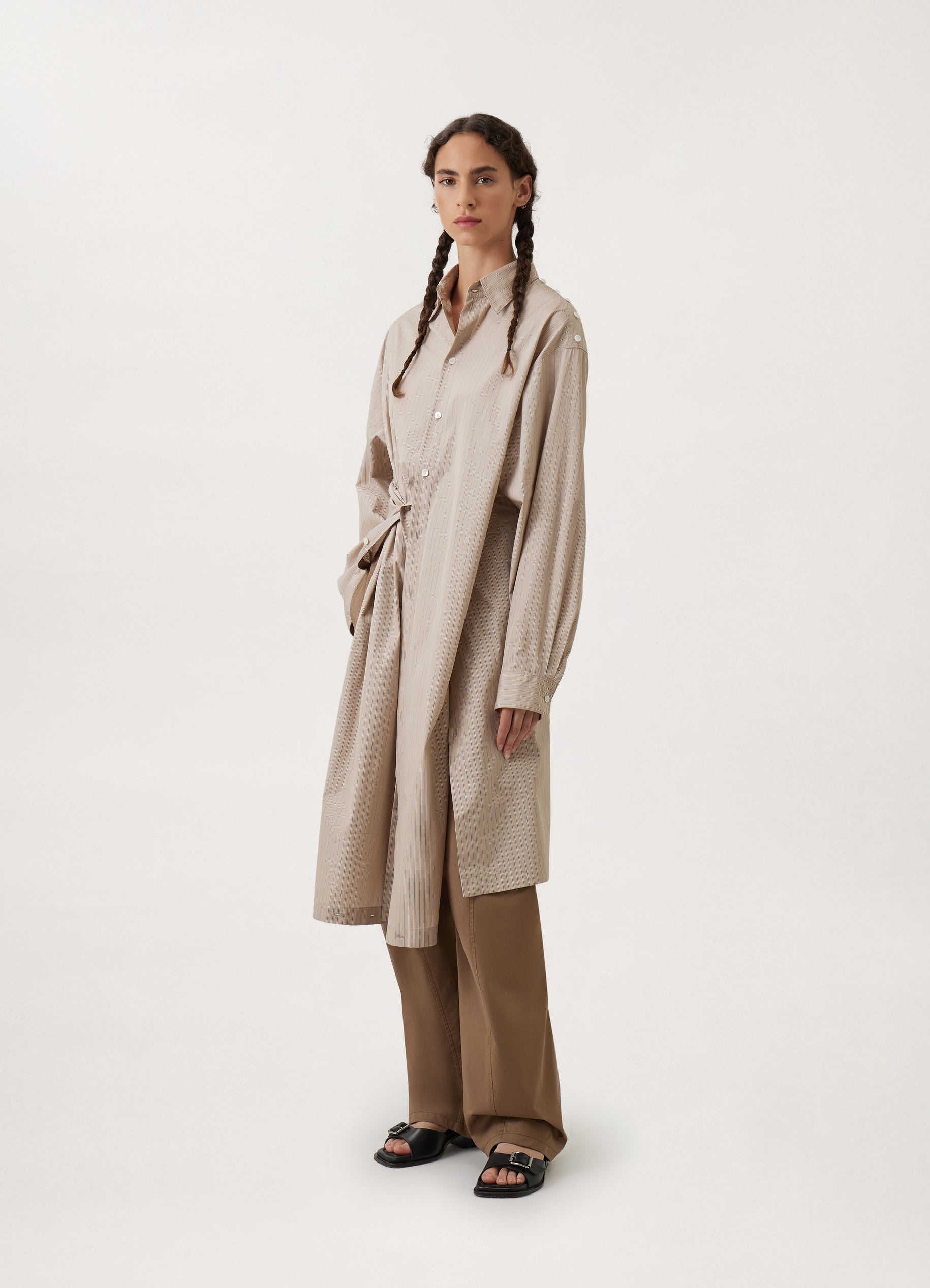PLAYFUL BUTTONED SHIRT DRESS
STRIPED POPLIN - 1