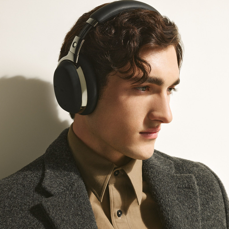 Montblanc MB 01 Over-Ear Headphones Black 3