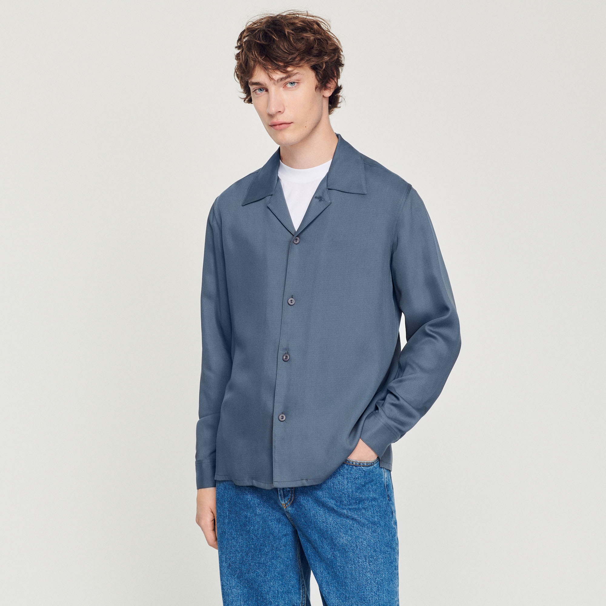 Floaty shirt with spread collar - 2