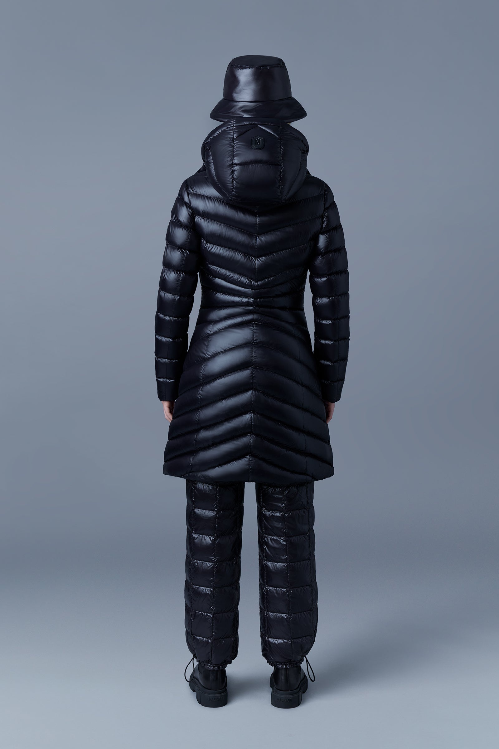 CAMEA Light down jacket with removable hood - 4