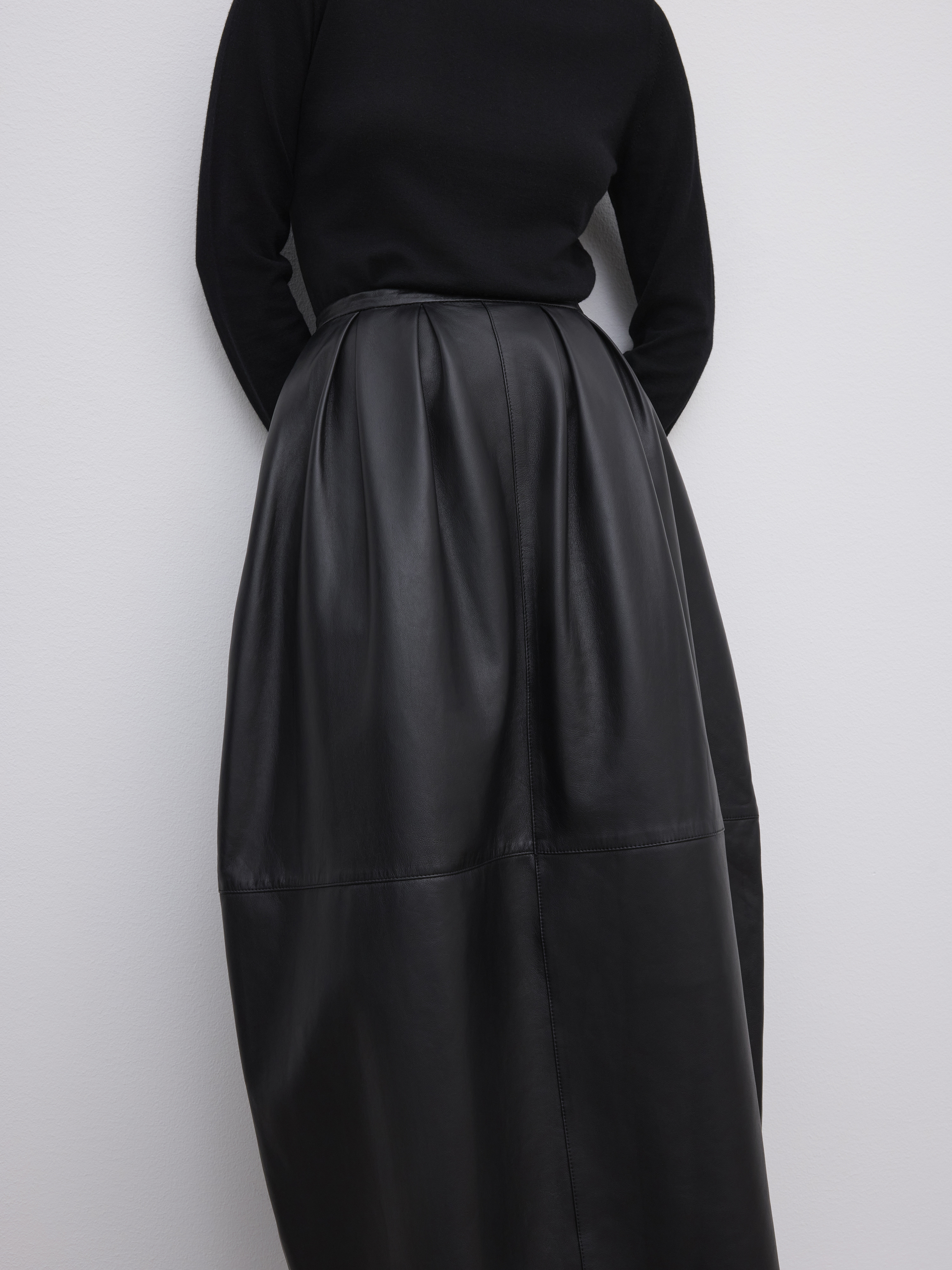 Curved Leather Skirt - 3