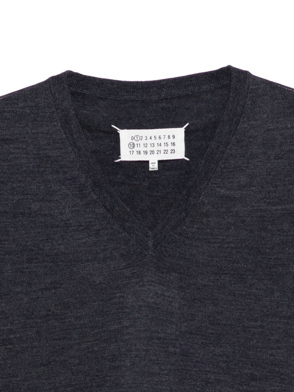 V-neck - 3