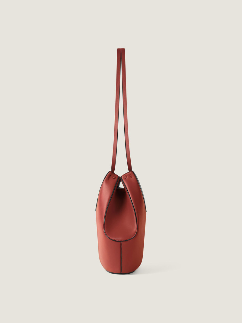 SMALL FACET TOTE BAG IN GRAINED LEATHER 3