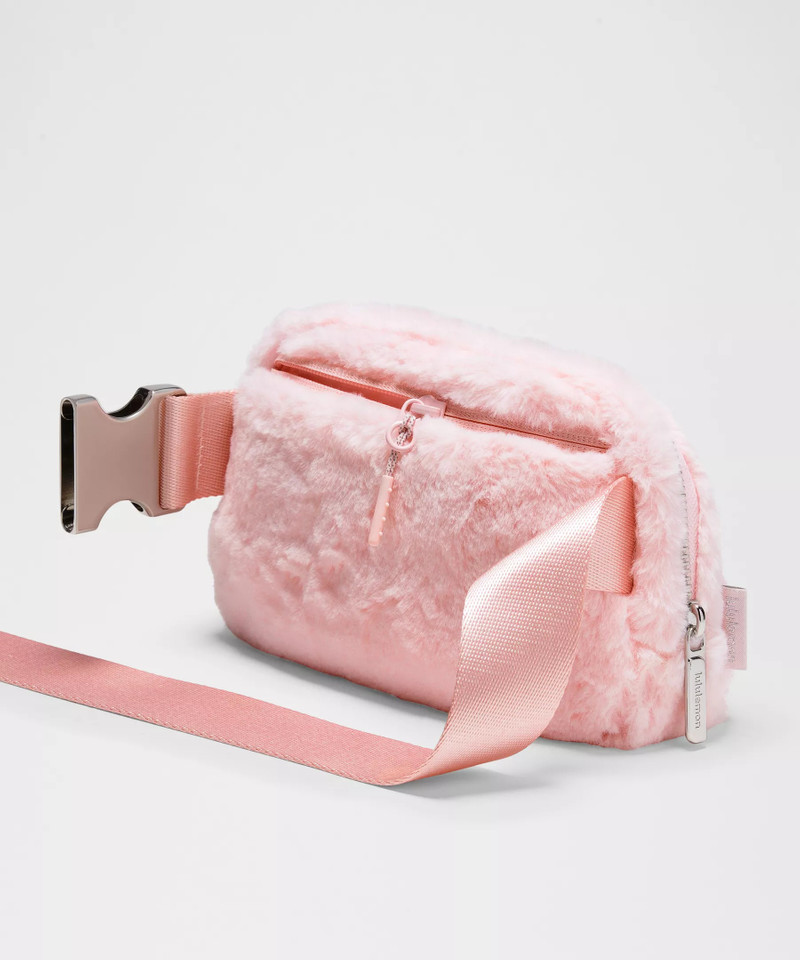 Everywhere Belt Bag *Plush Fleece 5