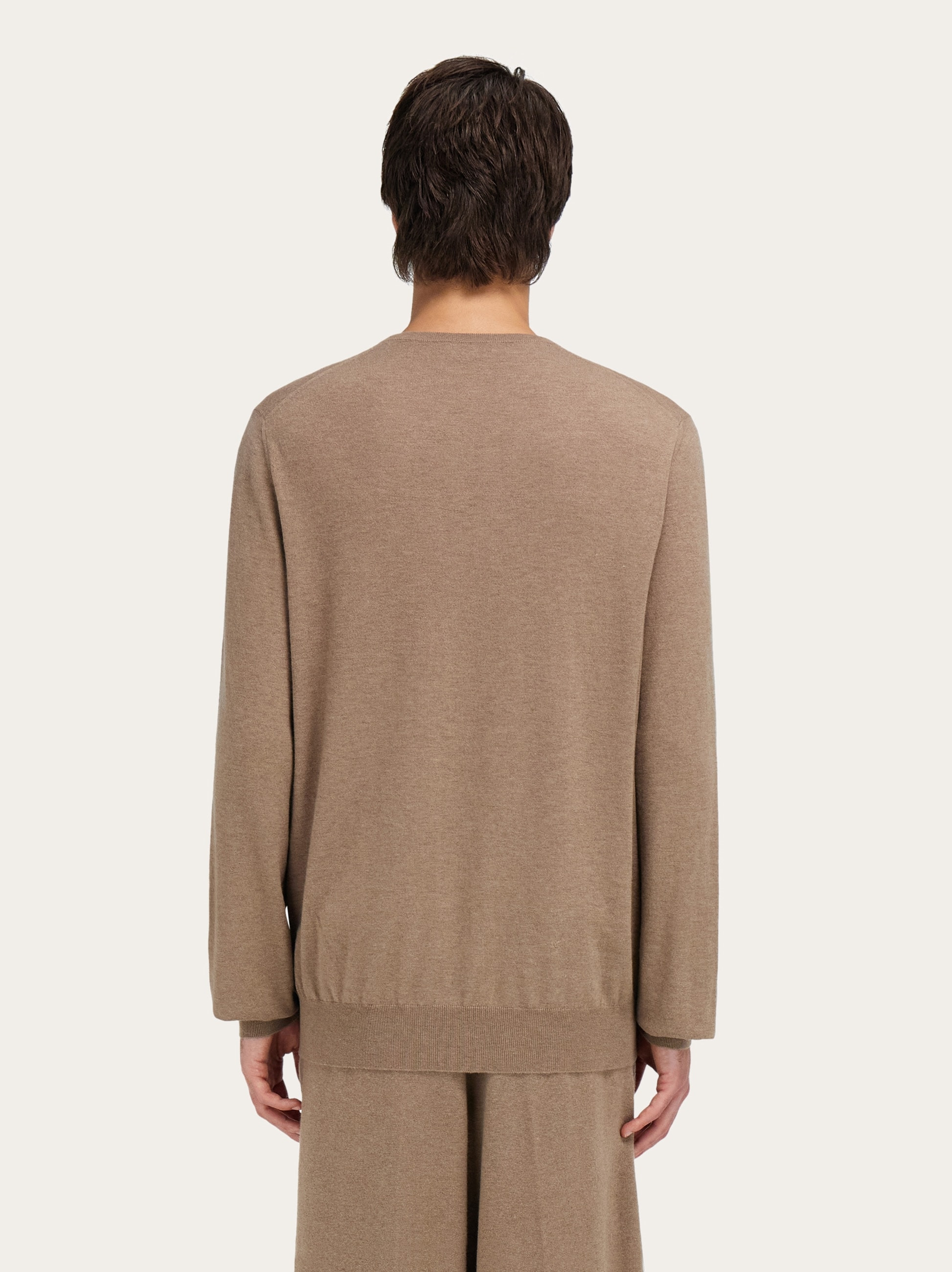 V-neck sweater with pocket detail - 4