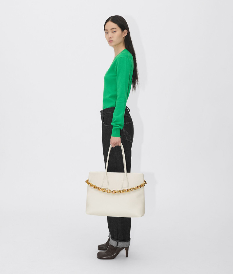 Bottega Veneta chain tote outlook