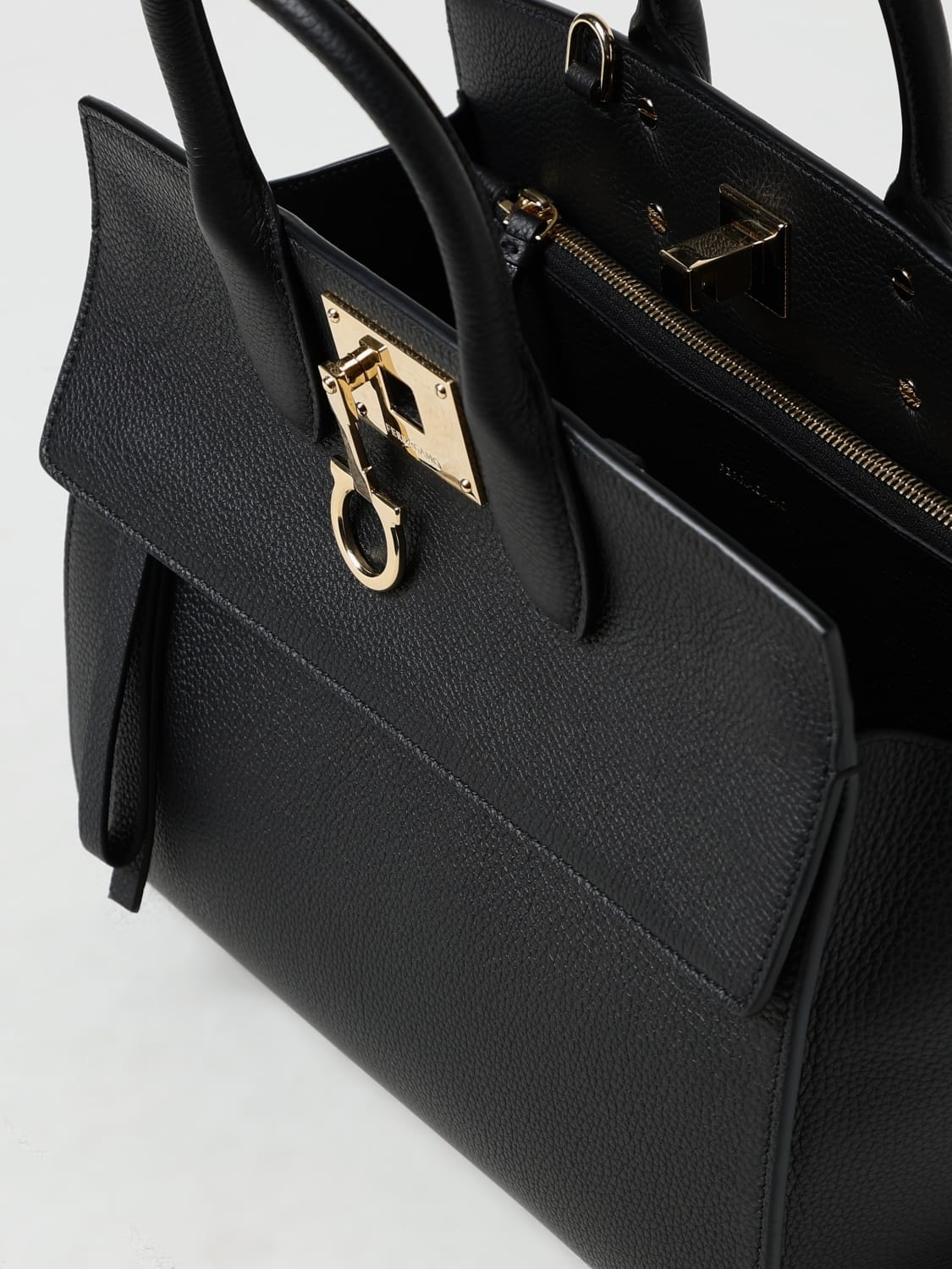 Ferragamo Studio bag in grained leather - 4