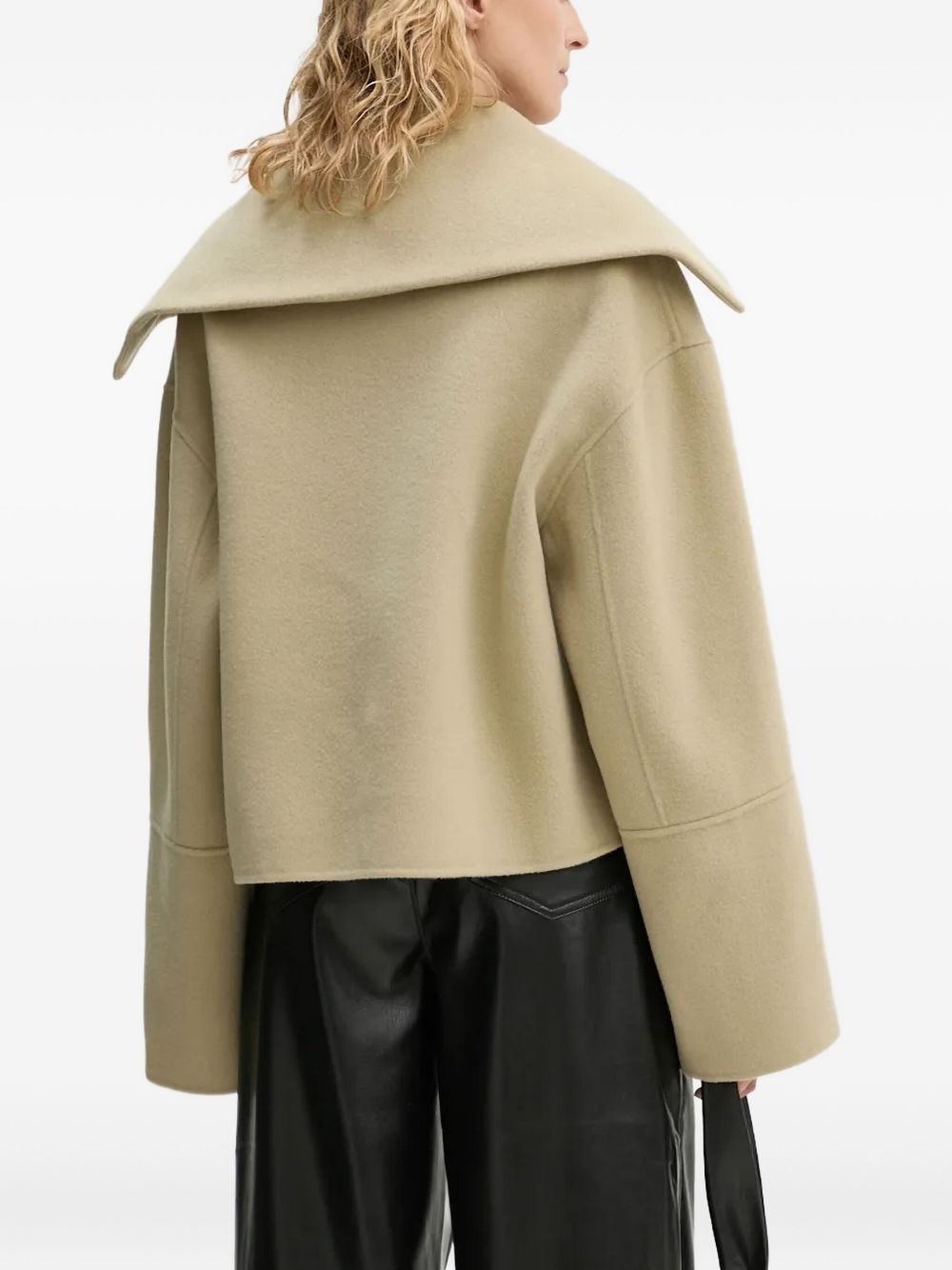 oversized-collar top - 3