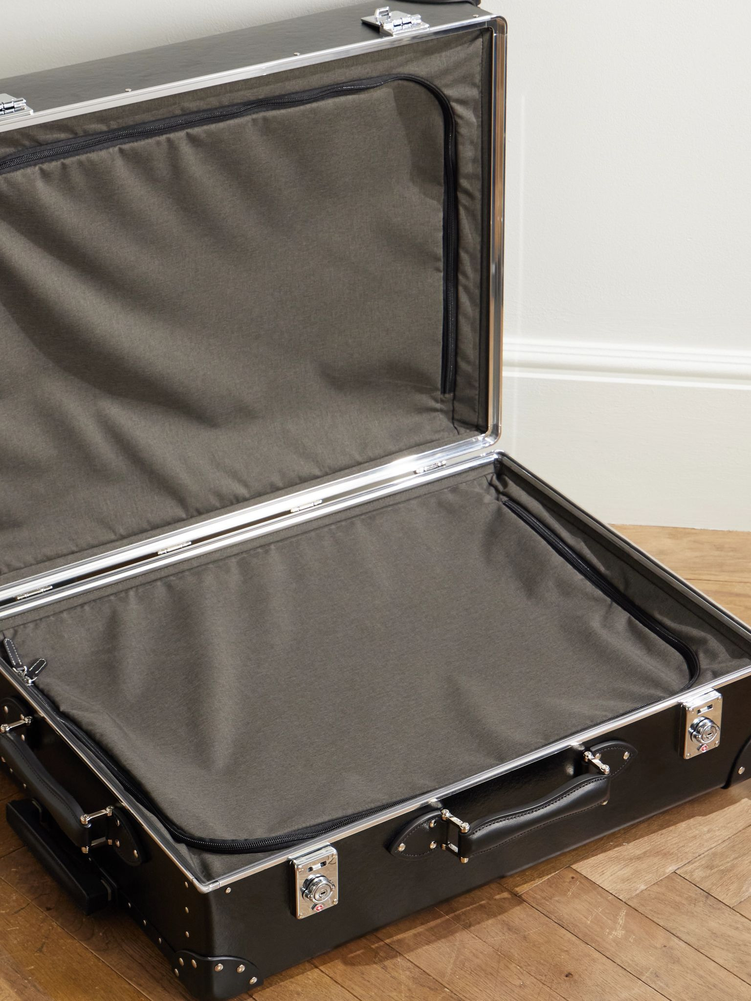 Metropolis Leather-Trimmed Suitcase Black - 3