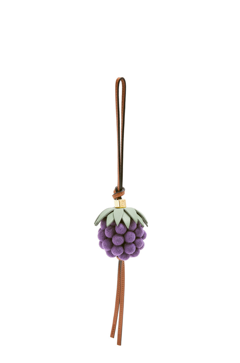 Grape charm in felt and calfskin 1