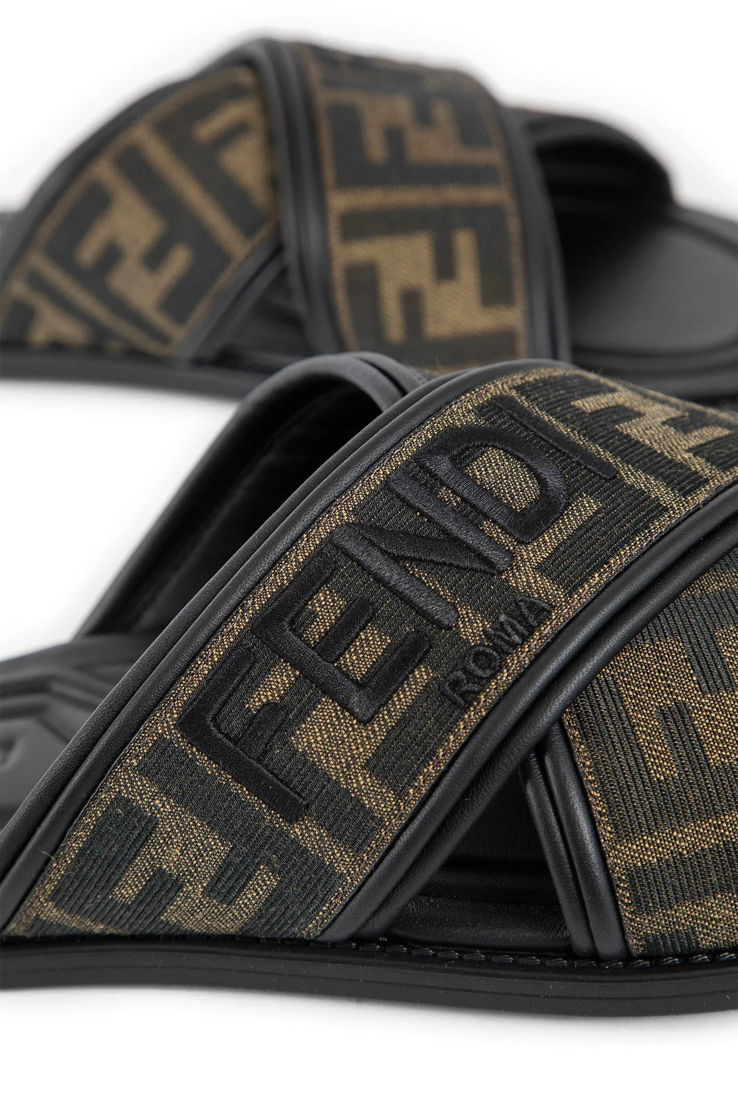 FENDI MAN BLACK SLIDES - 6